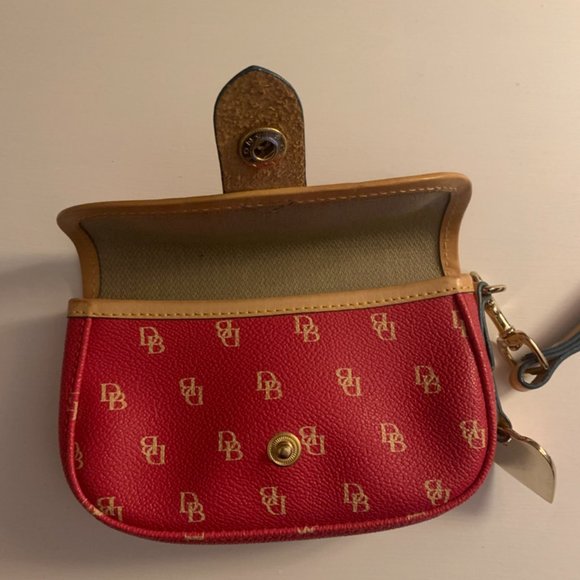 Dooney & Bourke Red Logo Wristlet ❤️ - Picture 3 of 11